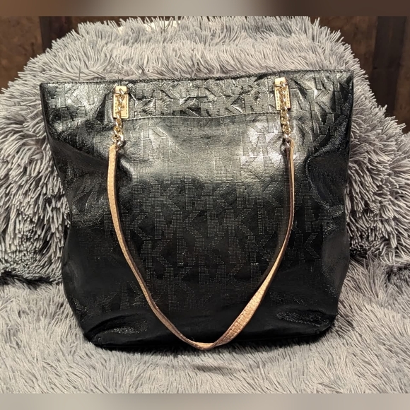 Michael Kors Jet Set Shiny Black Patent Purse